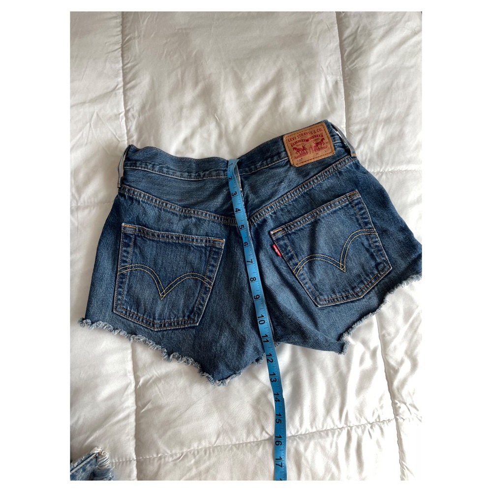 Levi’s shorts in size 26